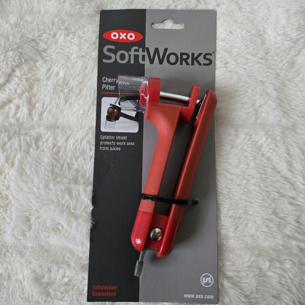 🔥3/$15🔥 OXO SoftWorks  Cherry/Olive‎ Pitter